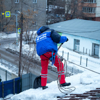 Очистка крыш от снега с вывозом