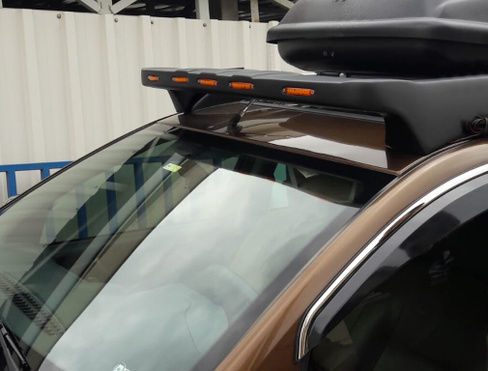 Козырек на лобовое стекло (с подсветкой) Omsa Renault Duster 2013-2018