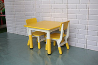 Стол пластиковый регулируемый квадратный 60х60, жёлтый